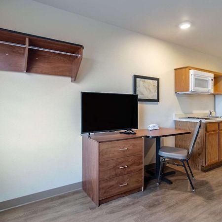 Woodspring Suites Champaign Near University Екстер'єр фото