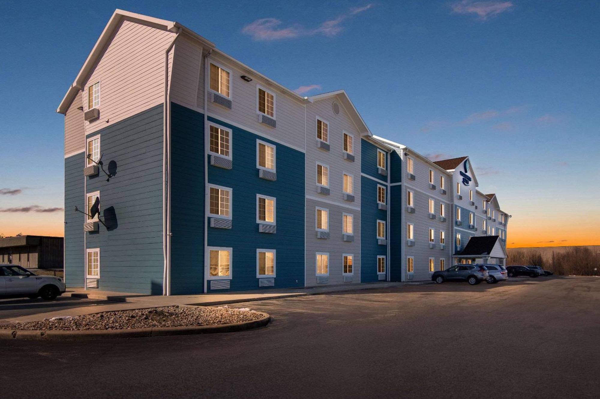 Woodspring Suites Champaign Near University Екстер'єр фото