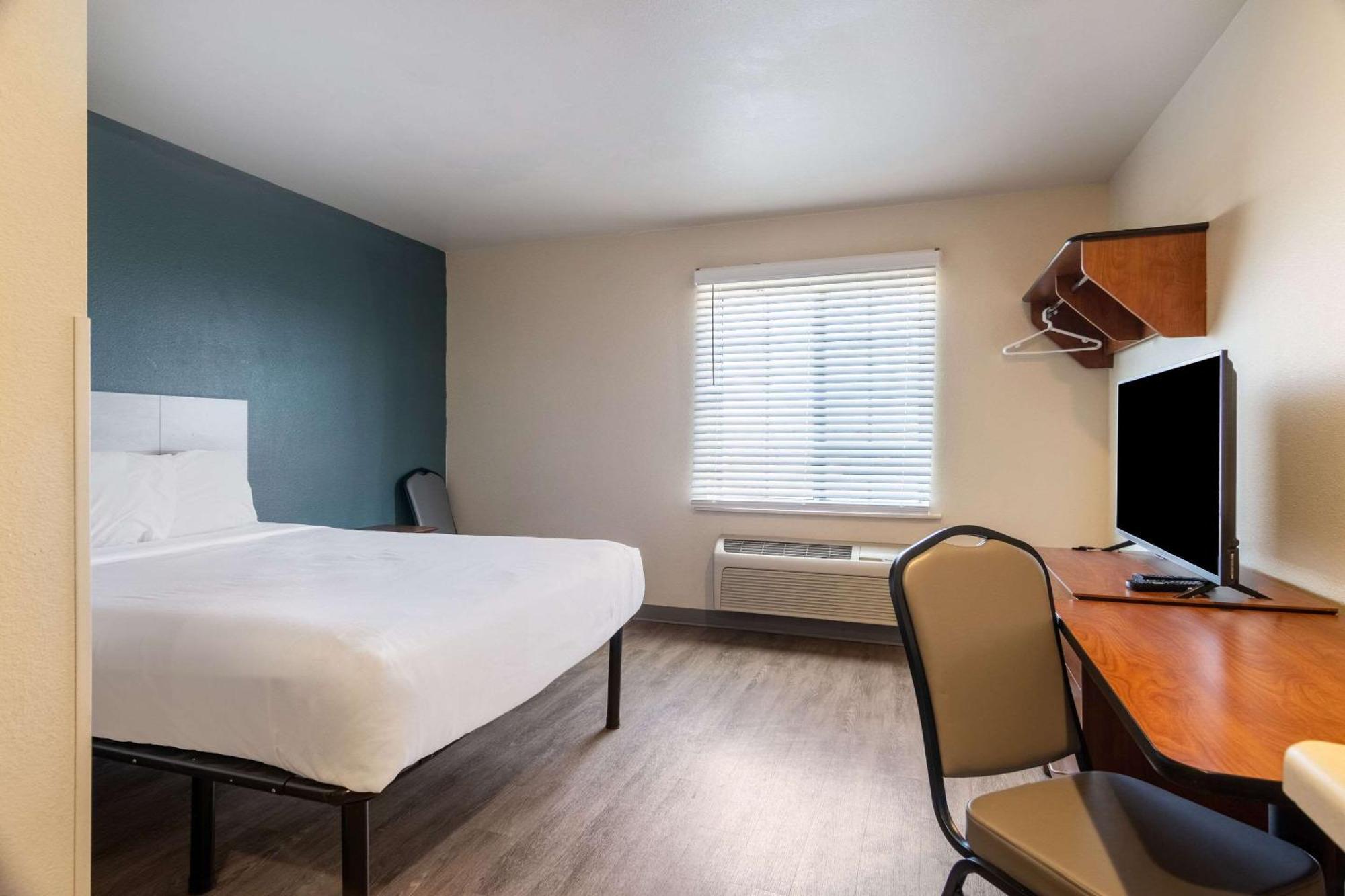 Woodspring Suites Champaign Near University Екстер'єр фото