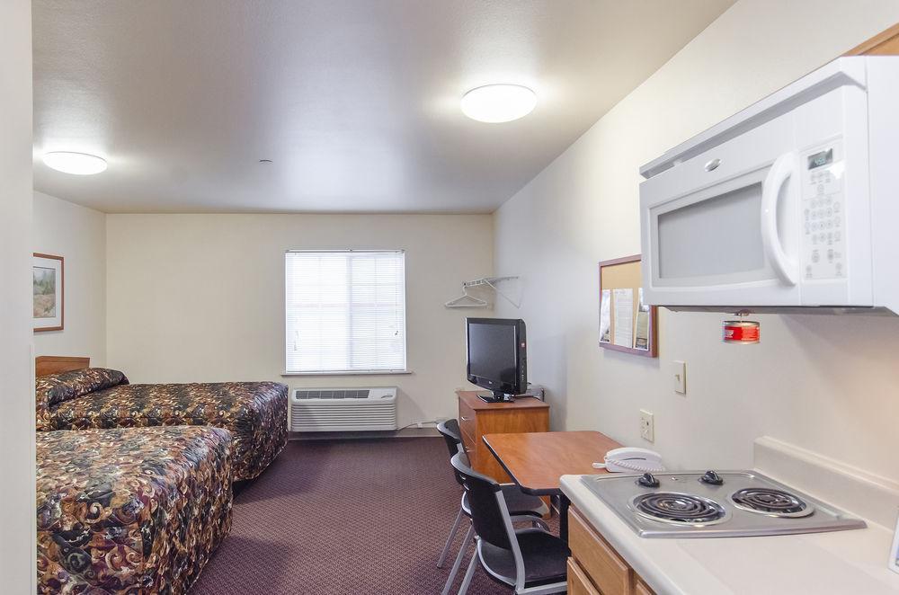 Woodspring Suites Champaign Near University Екстер'єр фото