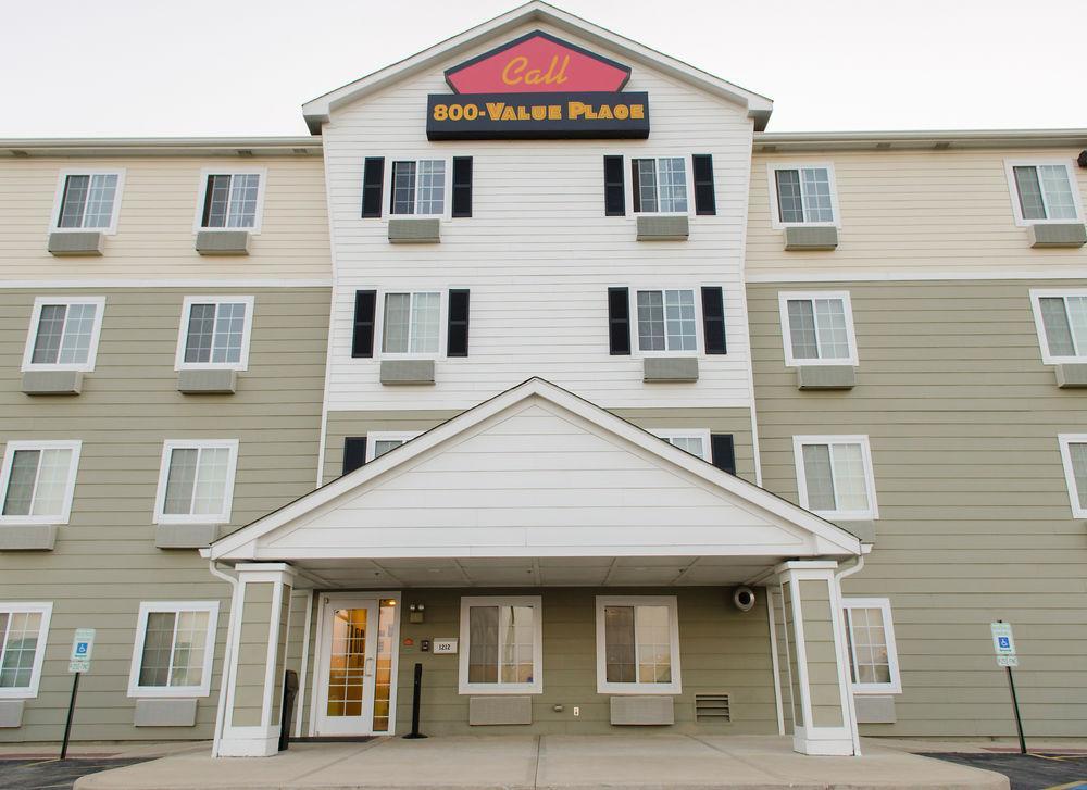 Woodspring Suites Champaign Near University Екстер'єр фото