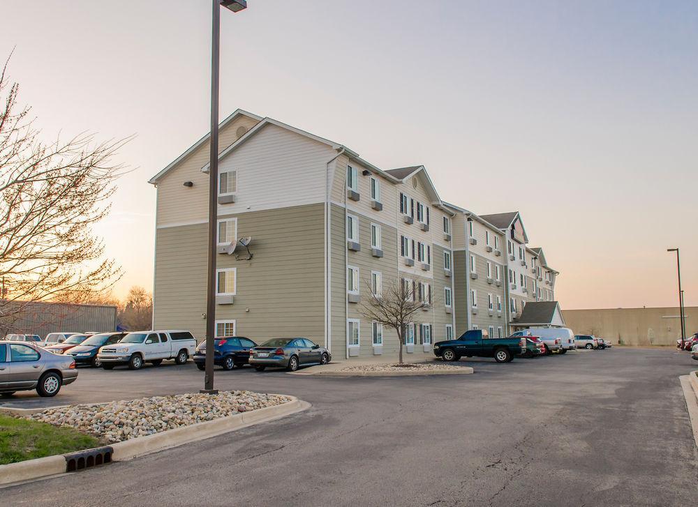 Woodspring Suites Champaign Near University Екстер'єр фото