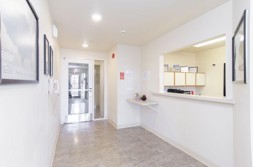 Woodspring Suites Champaign Near University Екстер'єр фото