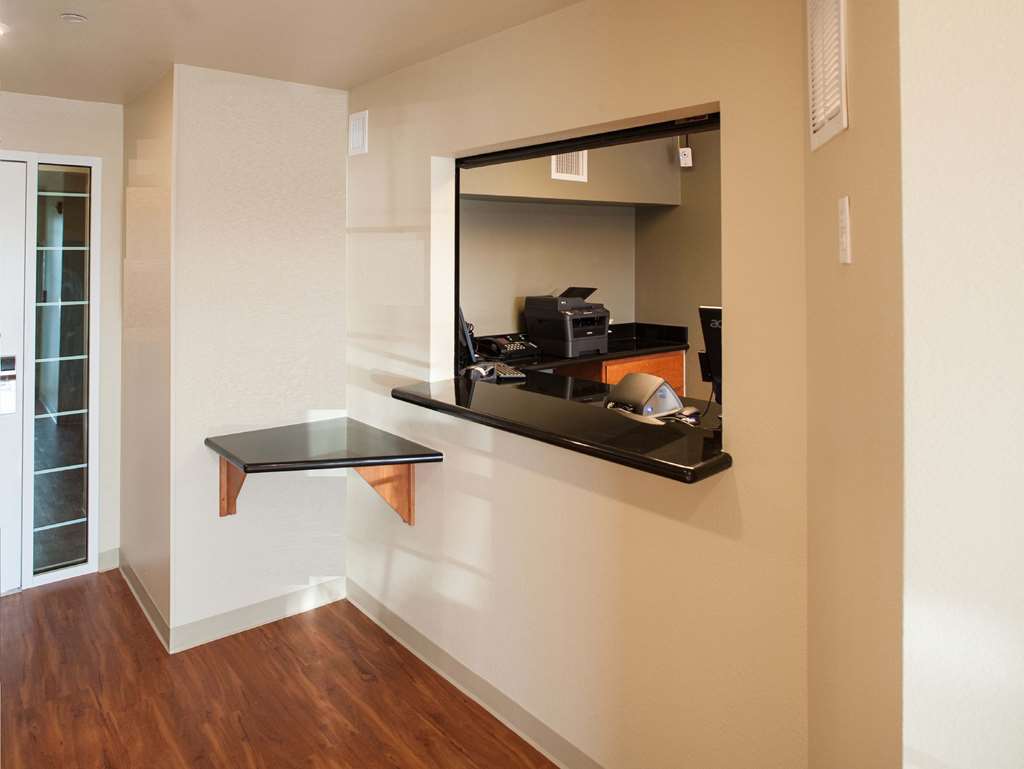 Woodspring Suites Champaign Near University Інтер'єр фото
