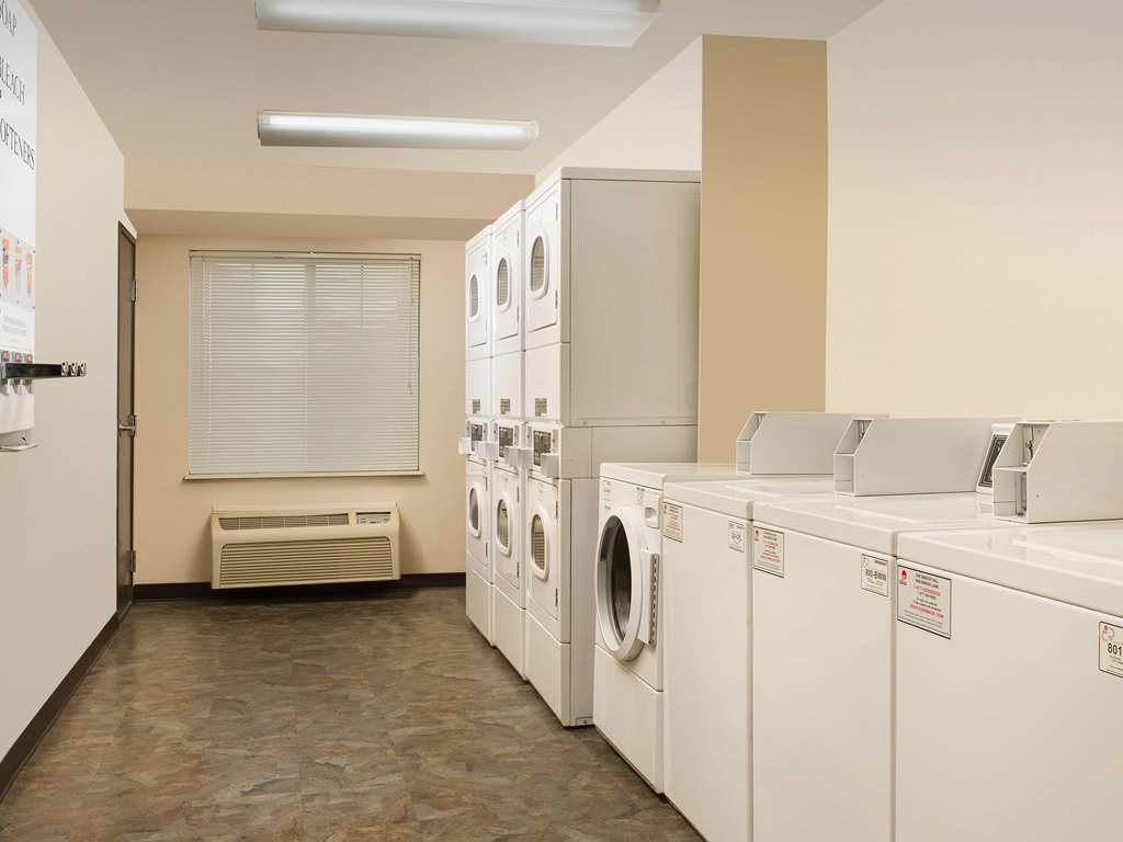Woodspring Suites Champaign Near University Зручності фото